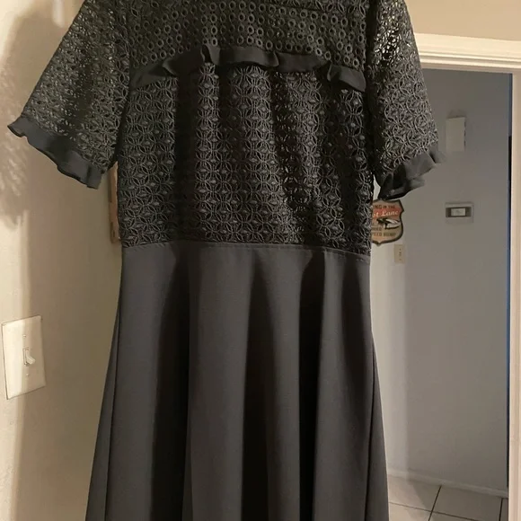 Black Short dress - Picture 1 of 2